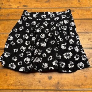 H&M Divided Black Daisy Print Skater Skirt Womens‎ Size S